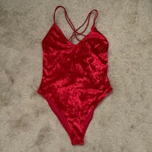 (NWOT) h&m | red velvet bodysuit